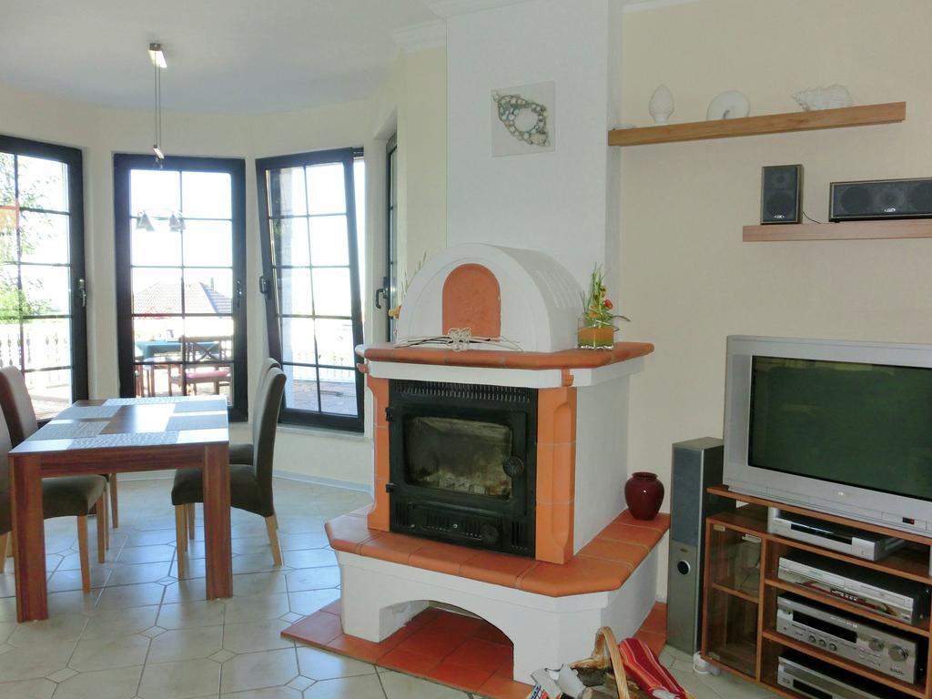 Villa Spacious With Private Swimming Pool